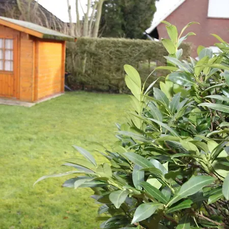 Holiday home Doppelhaushaelfte Friesenglueck, Dornumersiel